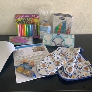 Create & Celebrate Hanukkah family fun gift box - candles~crafts~baking & MORE